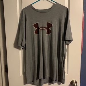 Grey under armour tshirt